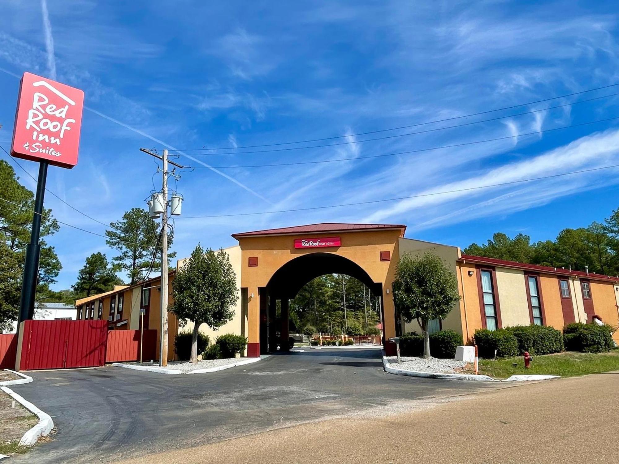 Red Roof Inn & Suites Jackson - Richland Exterior photo